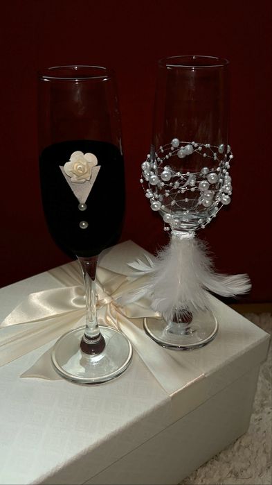 Ръчно изработени сватбени чаши