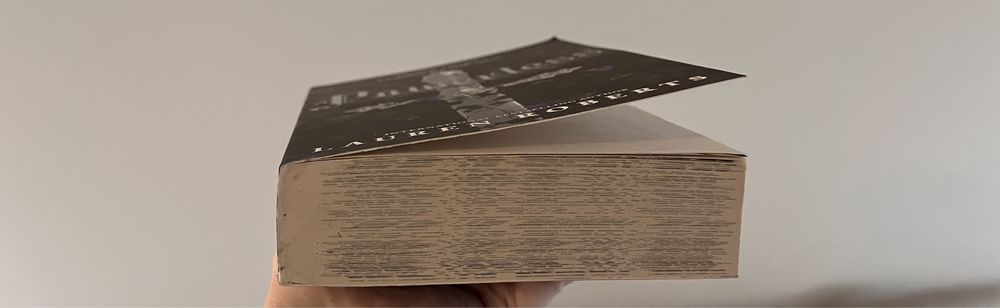 Powerless - Lauren Roberts (първа книга от поредицата)