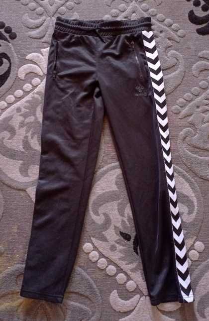 Чисто ново оригинално долнище Hummel - размер С