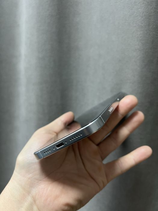 Продам iPhone 16 Pro Max 512GB  AKB 97%