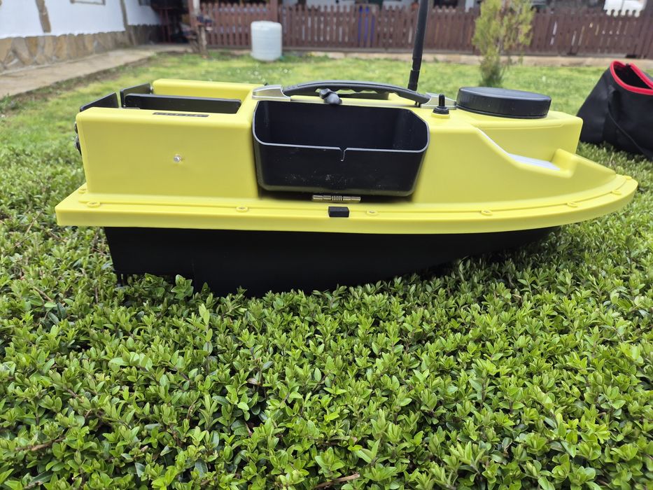 Лодка за захранка