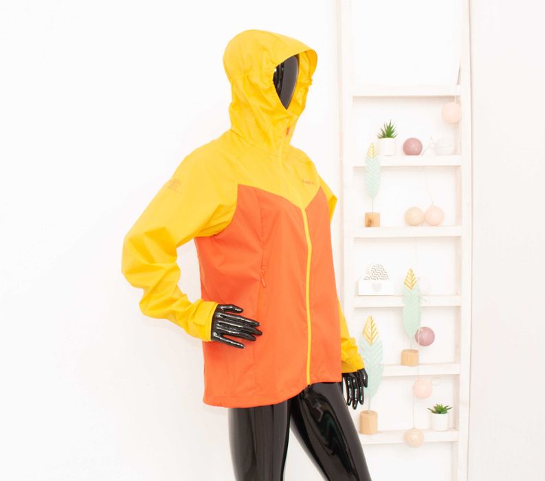 BERGANS Microlight Jacket дамско яке много тънко с качулка ветровка М