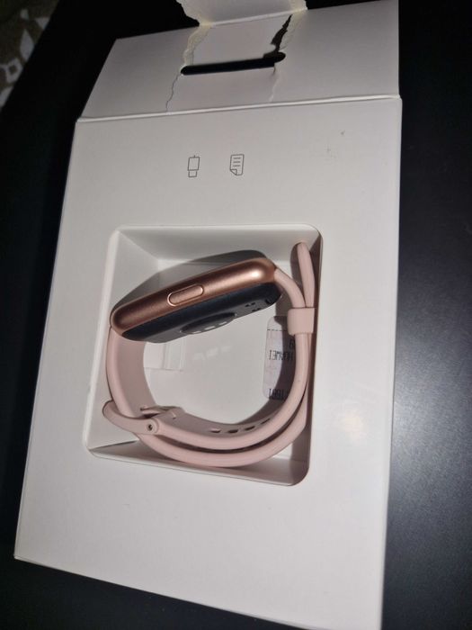 Смарт часовник HUAWEI Watch Fit