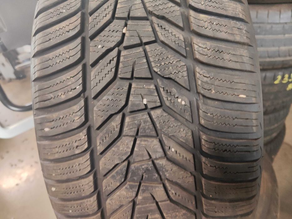 2бр.зимни гуми 255/50/19 Hankook
