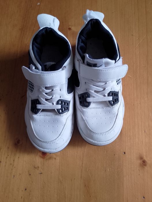 Детски дрехи ръст 116/122 и маратонки