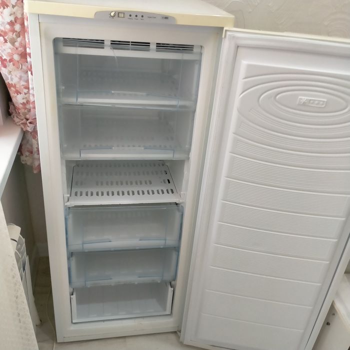 Продам морозильник Nord