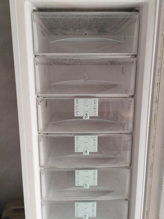 Vand congelator 180 cm