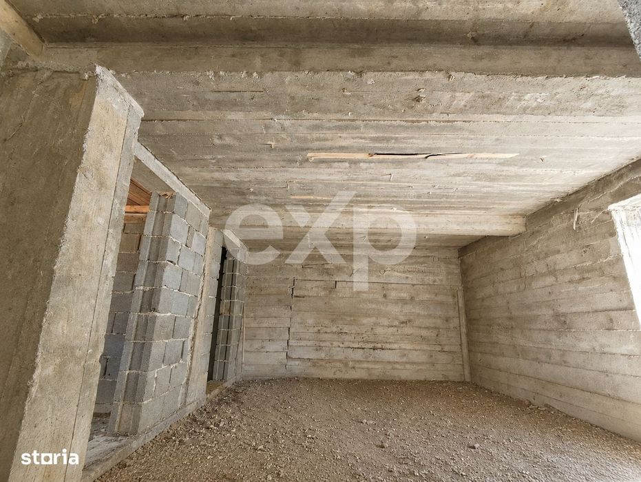 Teren 800 Mp Cu Construcție Incepută – Săcele, Str. Avram Iancu
