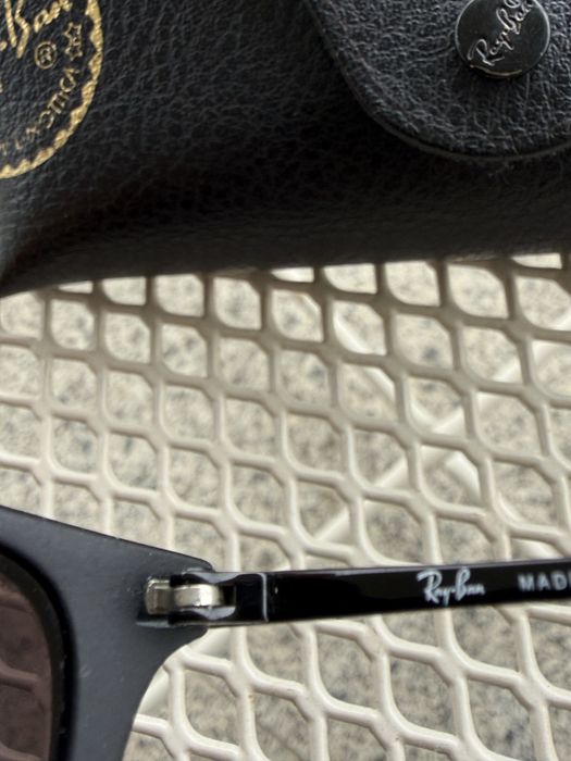 Ray Ban  RB4187 Chris