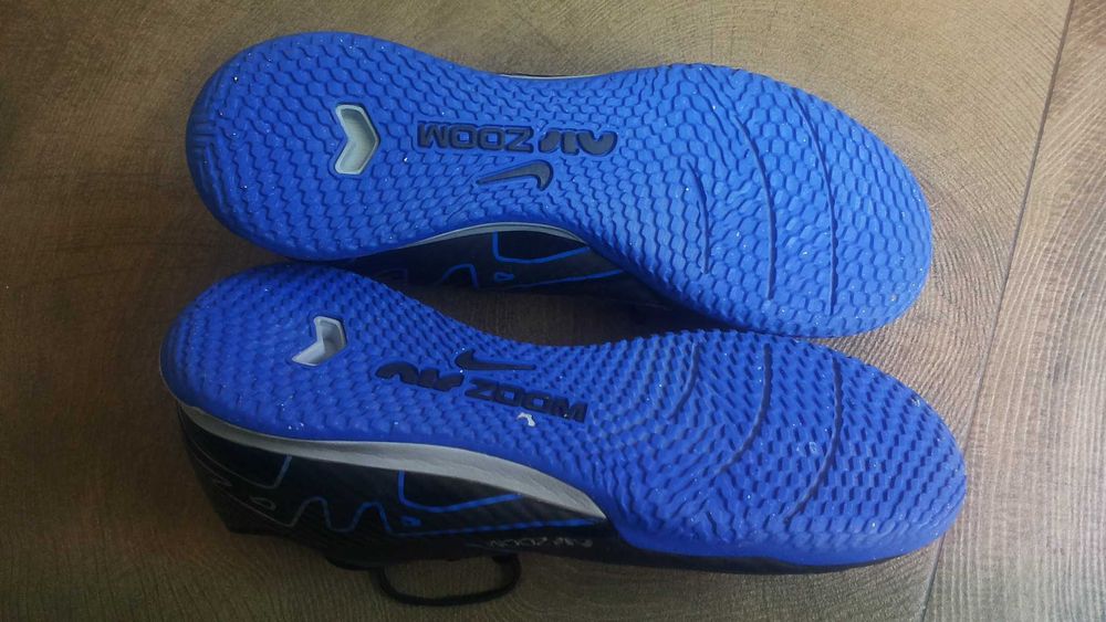 NIKE AIR ZOOM VAPOR 15 Размер EUR 42 обувки 418-14-S