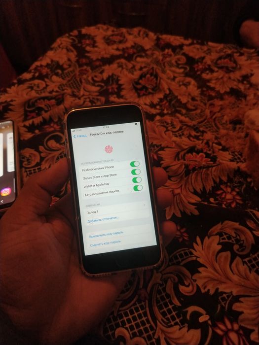 IPhone 8 Red product