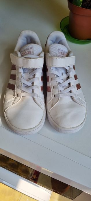 Маратонки адидас