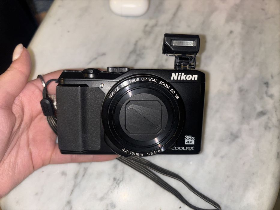 Camera digitala Nikon COOLPIX A900