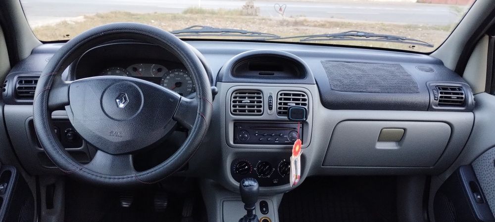 RENAULT 4 2006 — imagine 2
