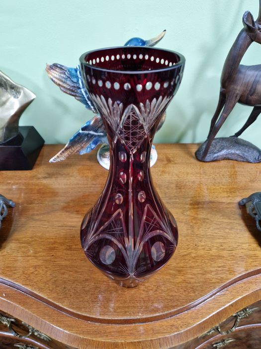 Много красива кристална ваза