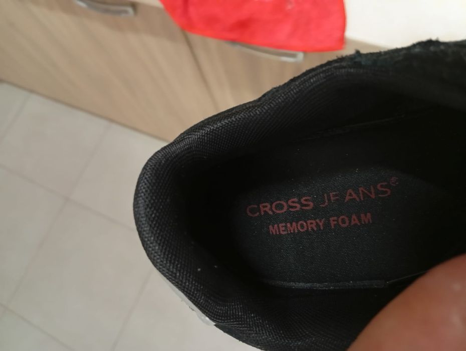 Adidasi damă piele naturală.