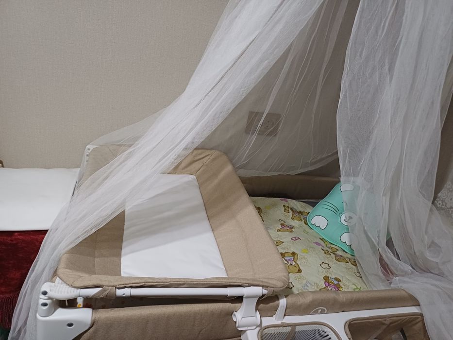 Детская кроватка 3в1. Детская кроватка+пеленальный столик+манеж.