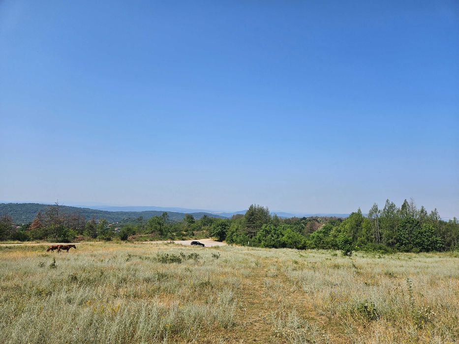 Парцел за жилищно строителство