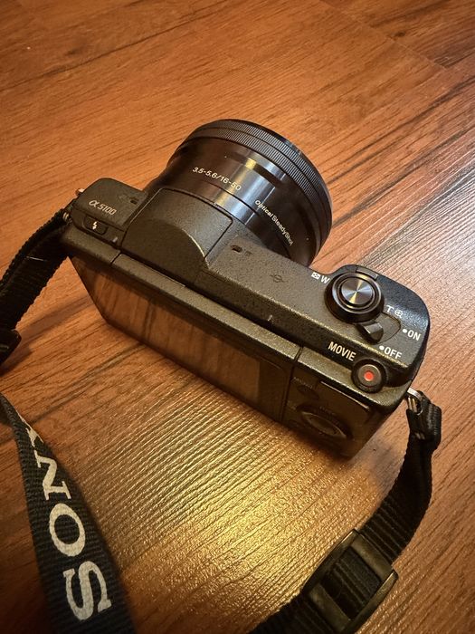 Sony Alpha A5100 + 16–50 OSS + 50mm f/1.8 OSS