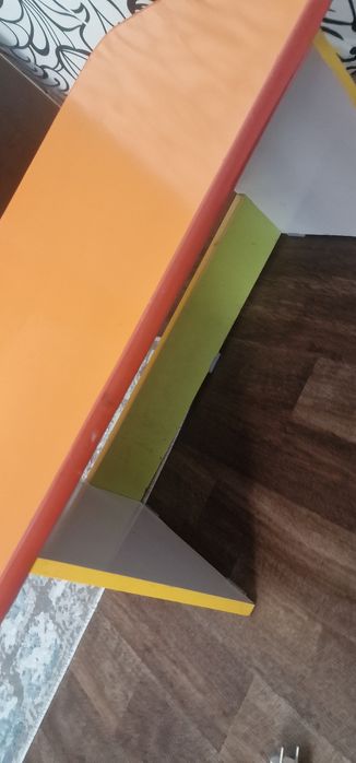 Продам детский столик и стульчик