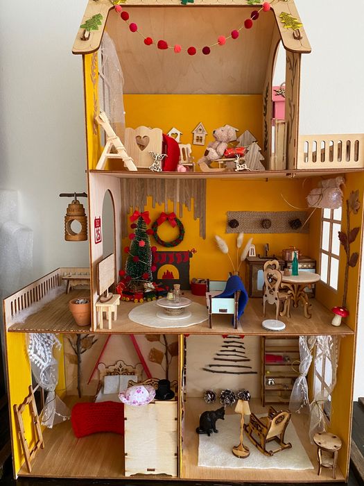Къща за кукли от дърво