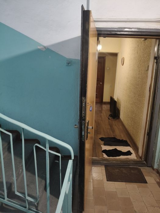 Продам входные двери железные