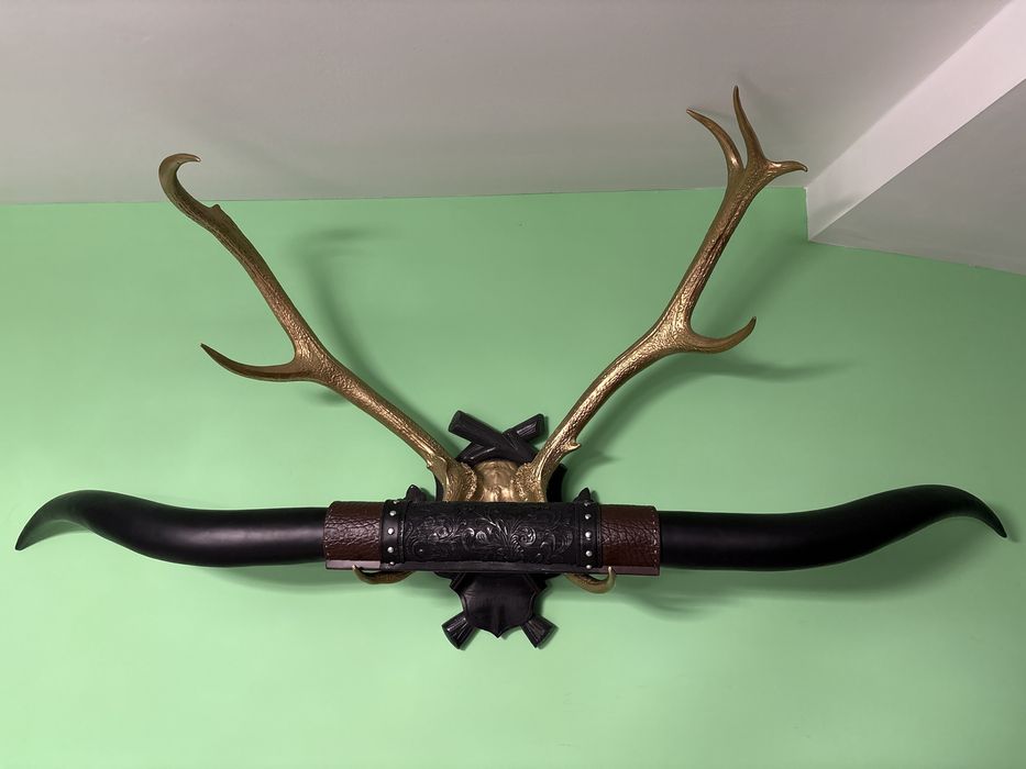 Coarne taur vintage din rasina cu decoratii si sculpturi 1,7 latime