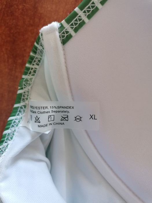 Costum de baie nou măr. XL