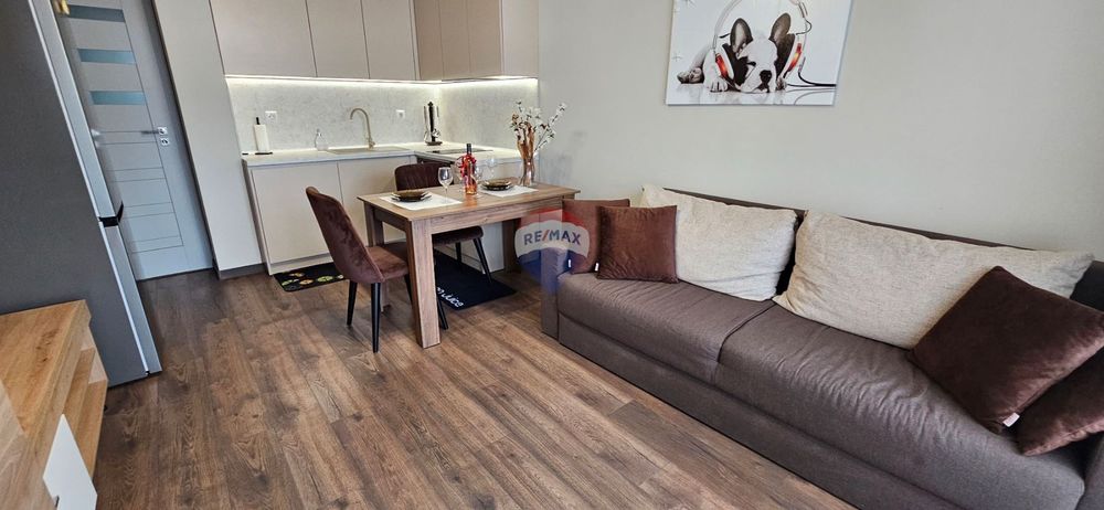 Дава се под наем Едностаен апартамент в Варна, Победа - 35 кв.м за 357 € - Снимка #1