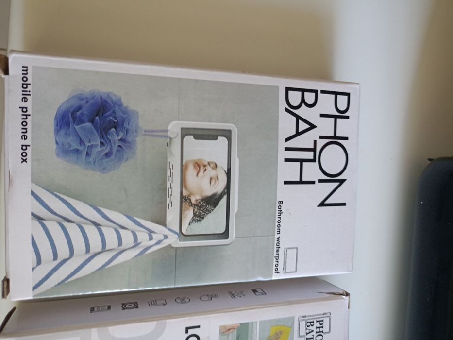 Vând suport baie, bucătărie pentru telefon până la 7",cu protecție apă