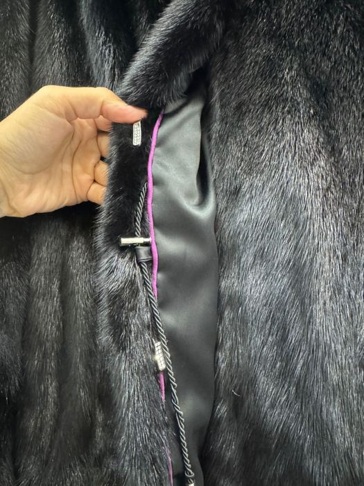 Продам шубу в илеаоьном состоянии