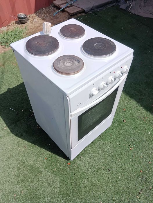 Продам Электро плиту