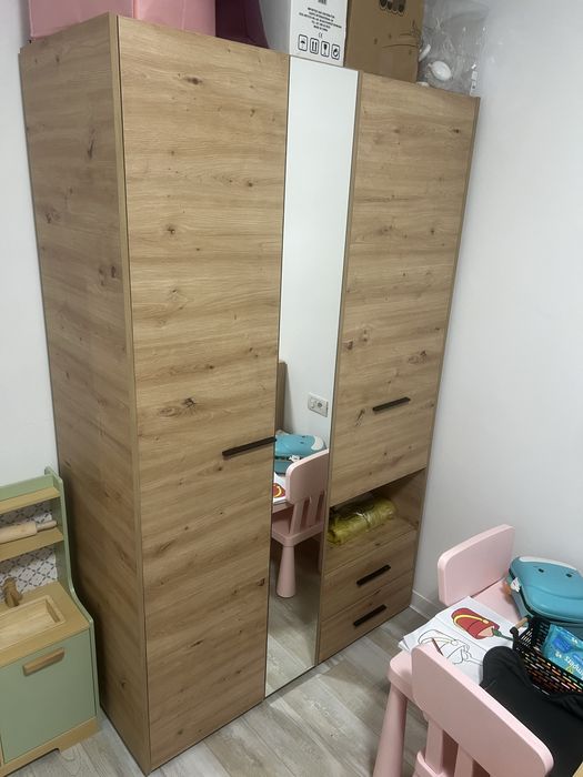 Pat extensibil si dulap