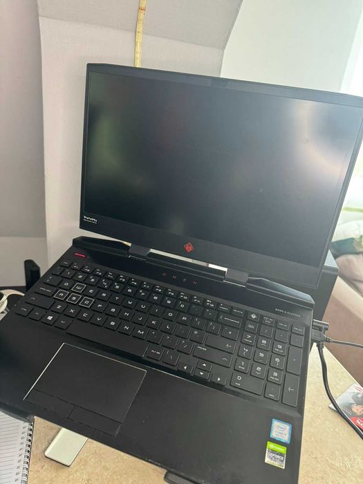 Геймърски лаптоп OMEN by HP 15-dc1516na