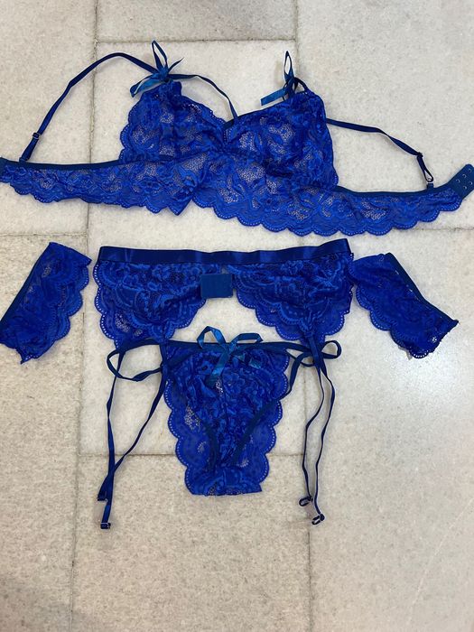 Продавам еротичен комплект.Нов! 049