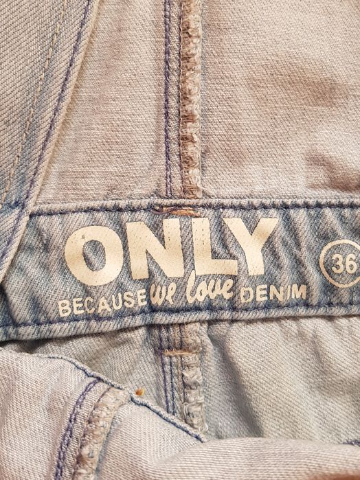 Vând salopetă de  damă