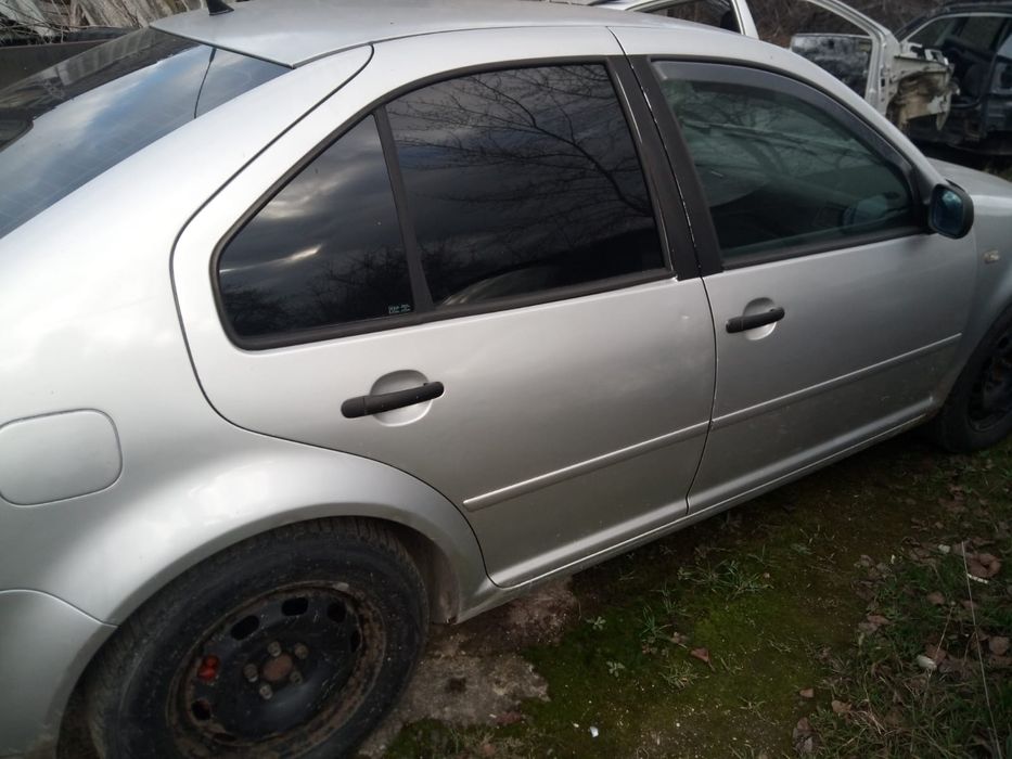 Autoturism pentru piese