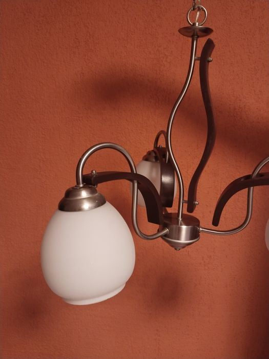 Продаю люстру б/у