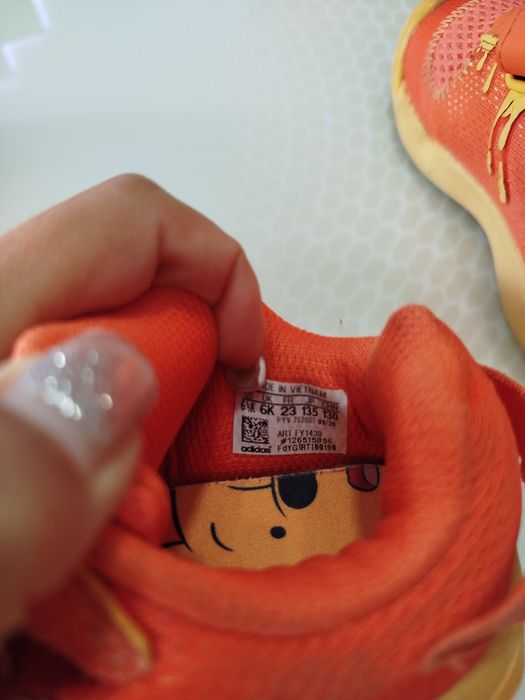 Сандали и маратонки Адидас