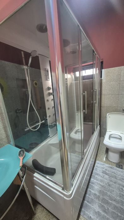 Cadă cu cabină de duș și hidromasaj – Radio FM, Iluminare, Stare foarte bună