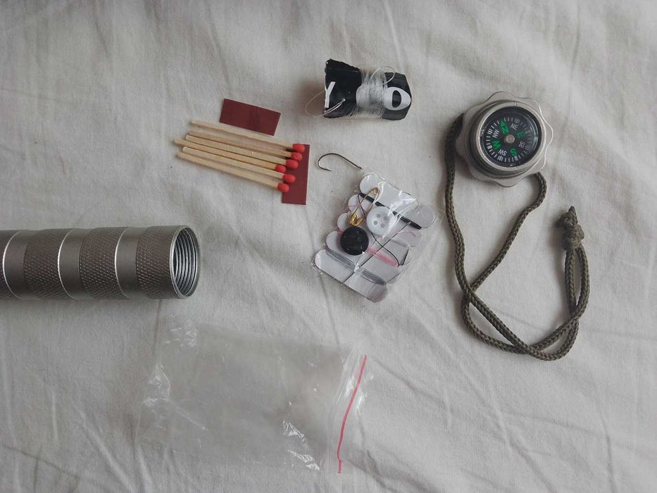 Set de 4 cutite NOI, Rambo replica Survival Vanatoare Camping Drumetie