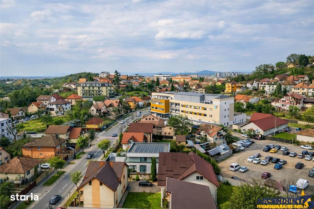 Vila cu potential,2 garaje,teren 1.080 mp,strada Marasesti,  Brasov