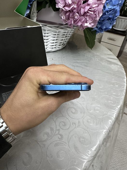 Продам iPhone 13, 128 GB,