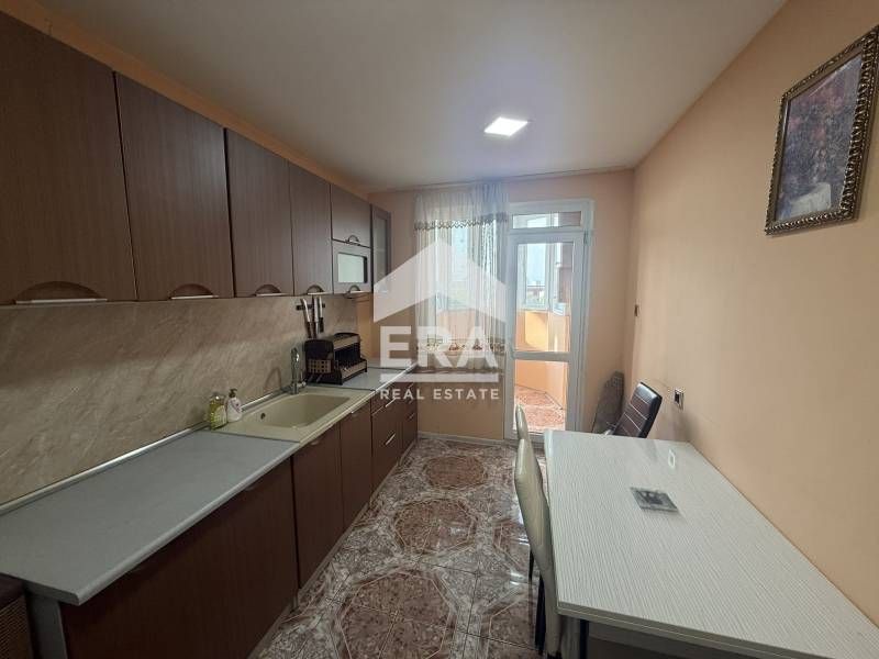 Тристаен апартамент в ж.к. Родина 2