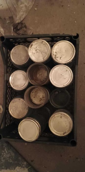 Стъклени бутилки и буркани от бебешки храни