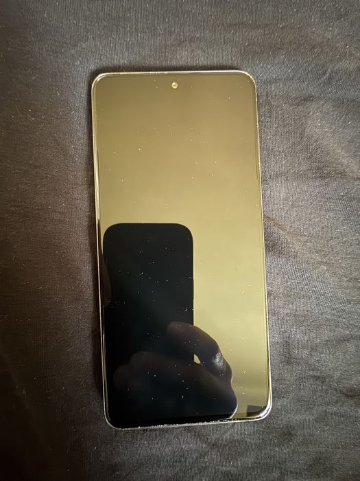 Samsung Galaxy S21 FE 128GB – pornește, display defect – pentru reparație/piese