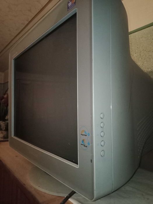Televizor monitor crt tub vechi Samsung syncmaster flat 794mb