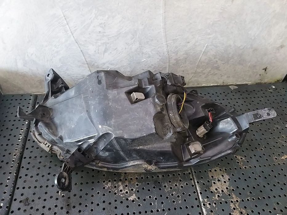 Far dreapta nissan micra 3 k12 26010ax700
