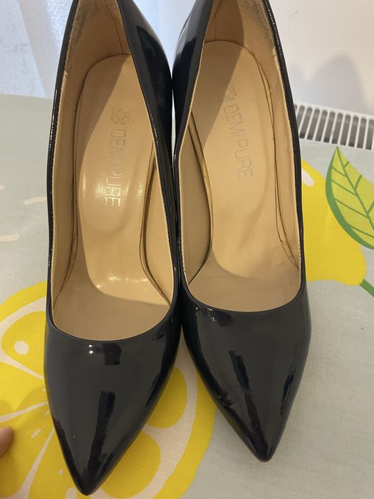 Pantofi cu toc nr 36