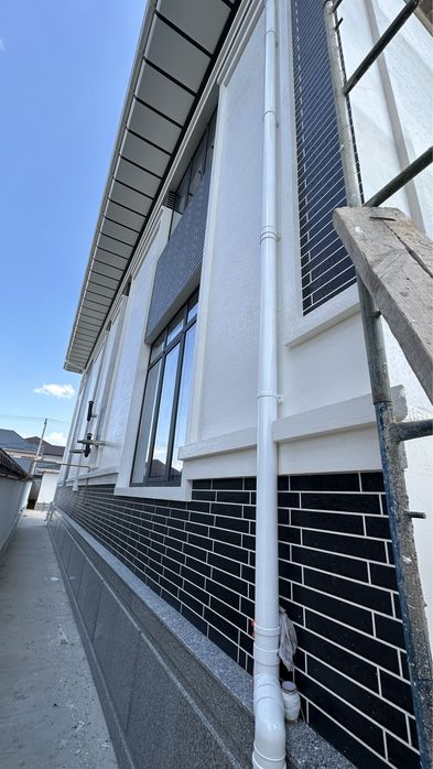 Жидкии травертин / Обрамление окон